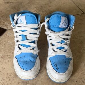 Nike Air Jordan 1 Mid Se White  Legend Blue Size 4 1/2